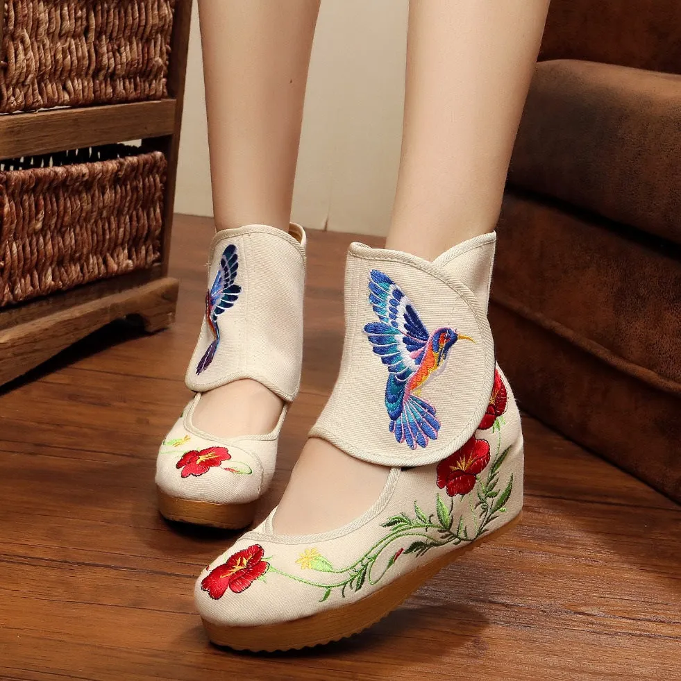 21 HUMMINGBIRD Tradinional Embroidered Boots