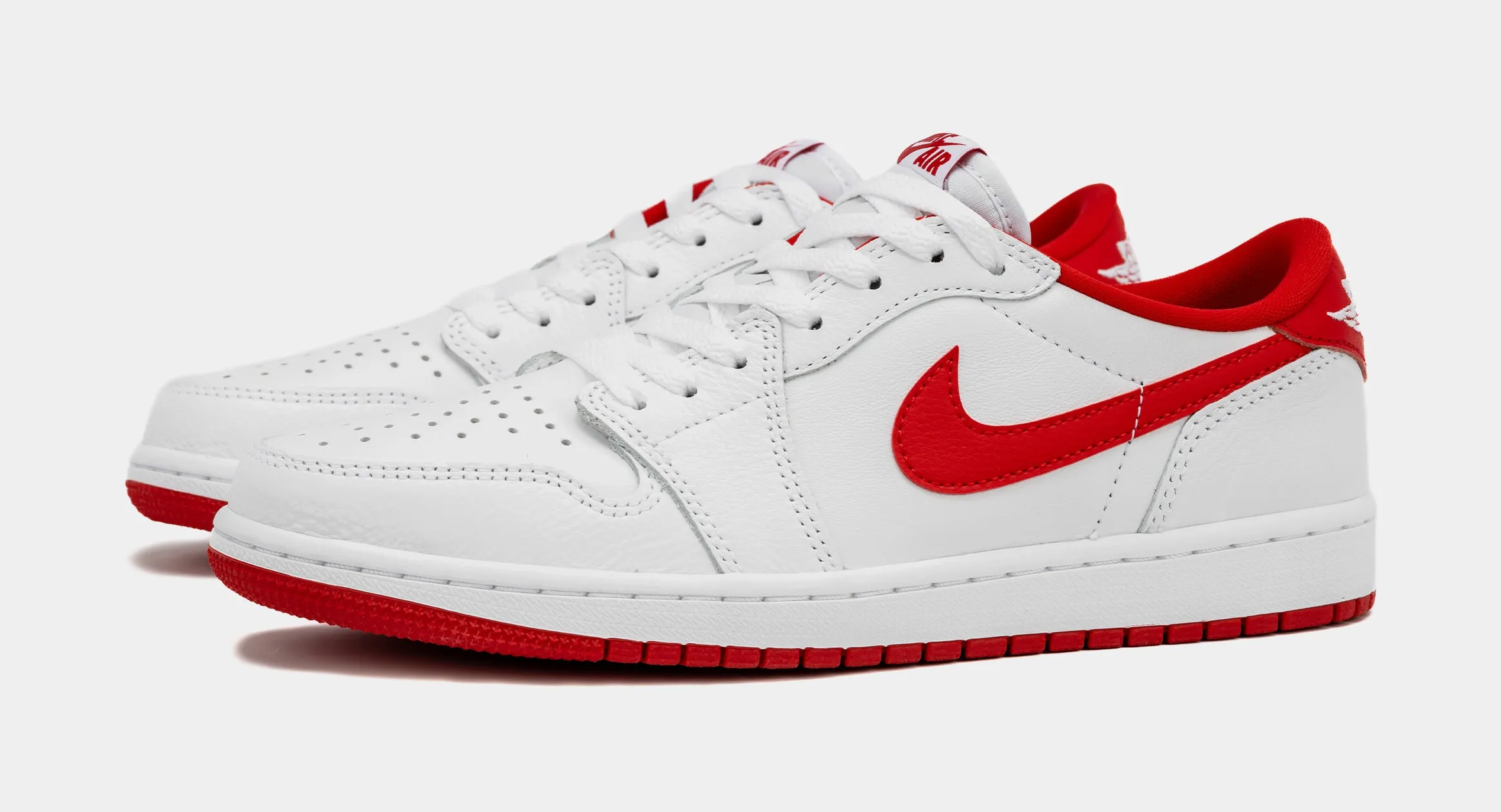 Air Jordan 1 Retro Low OG University Red Mens Lifestyle Shoes (White/Red)