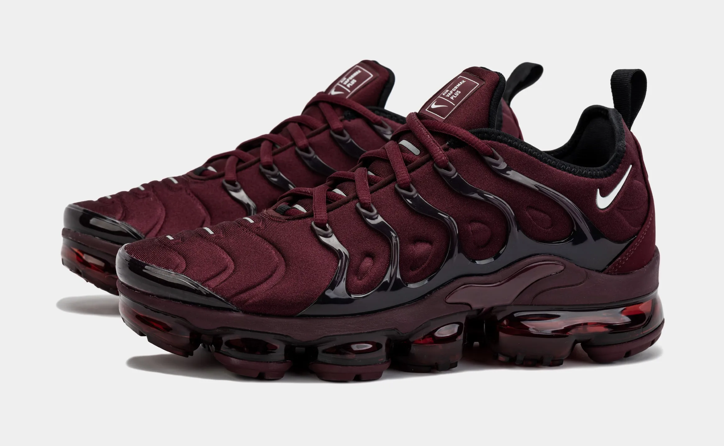 Air VaporMax Plus Night Maroon Mens Running Shoes (Night Maroon)