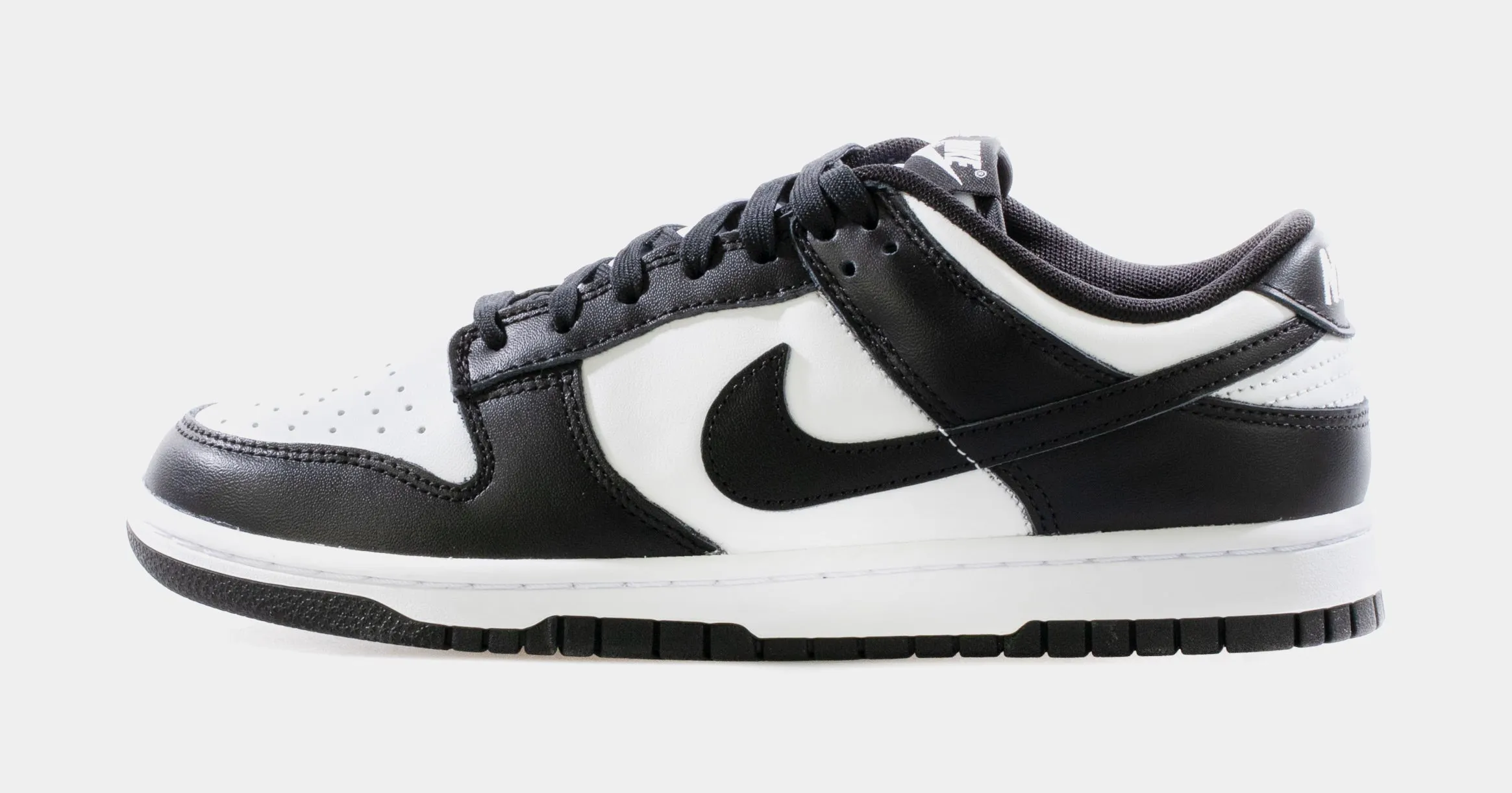 Dunk Low Retro Black White Mens Lifestyle Shoes (White/Black)