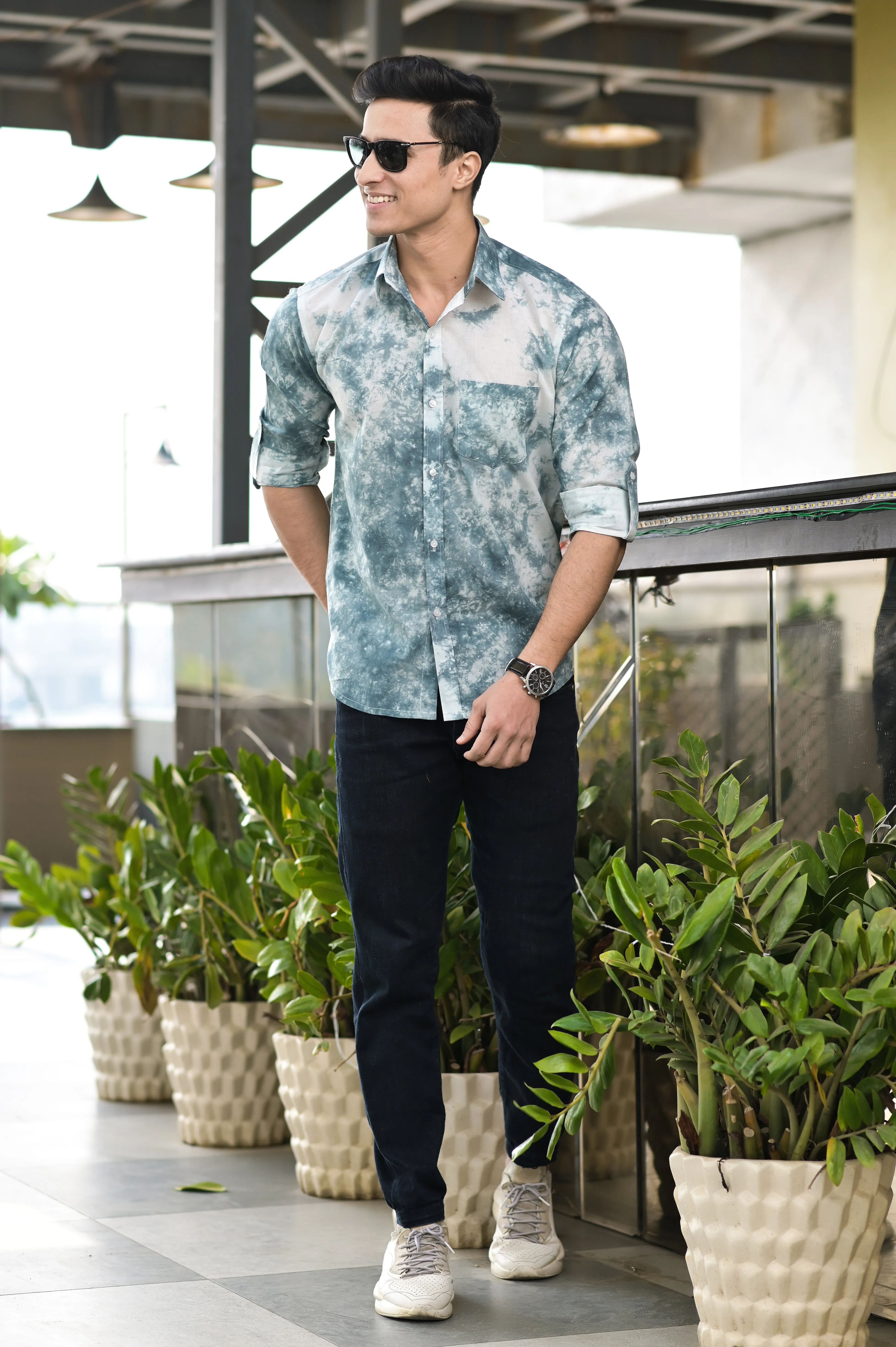 Men Spread Collar Opaque Printed Casual Shirt